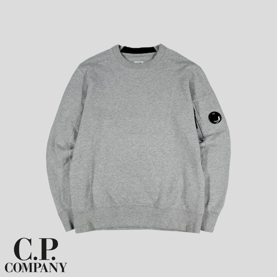C.P COMPANY 씨피컴퍼니 그레이 블랙 렌즈 고글 패치 스웻 맨투맨 티셔츠 M